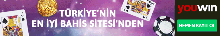 elinde kart tutan kadın, iskambil kartları, jetonlar, mor arka planı olan casino deneme bonusu gifi